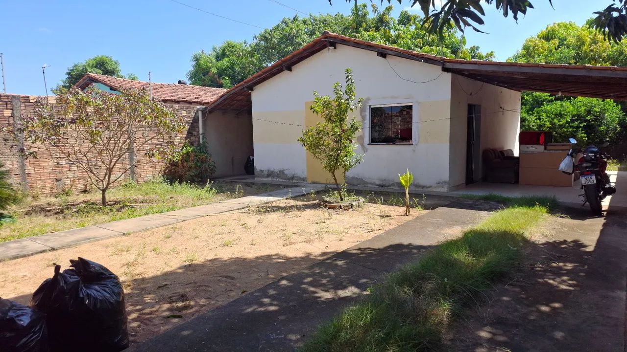 Alugo casa no Conjunto Manaíra - Laura Moreira