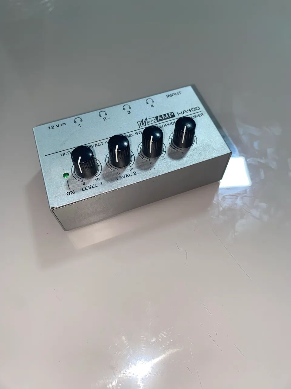 Amplificador de fone com 4 canais