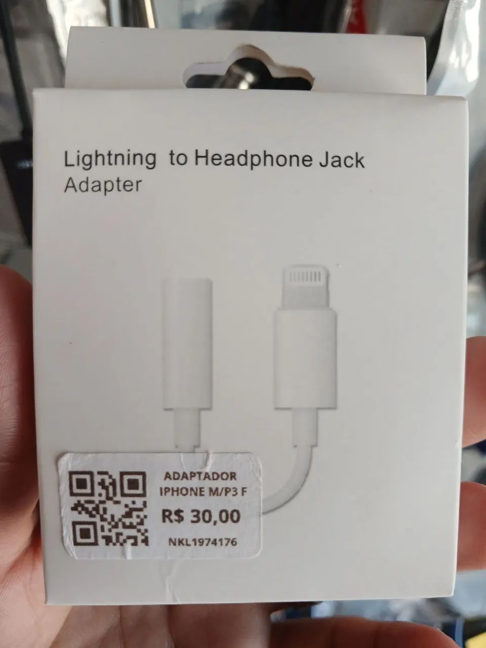 Adaptador  iPhone macho / P3 fêmea. 