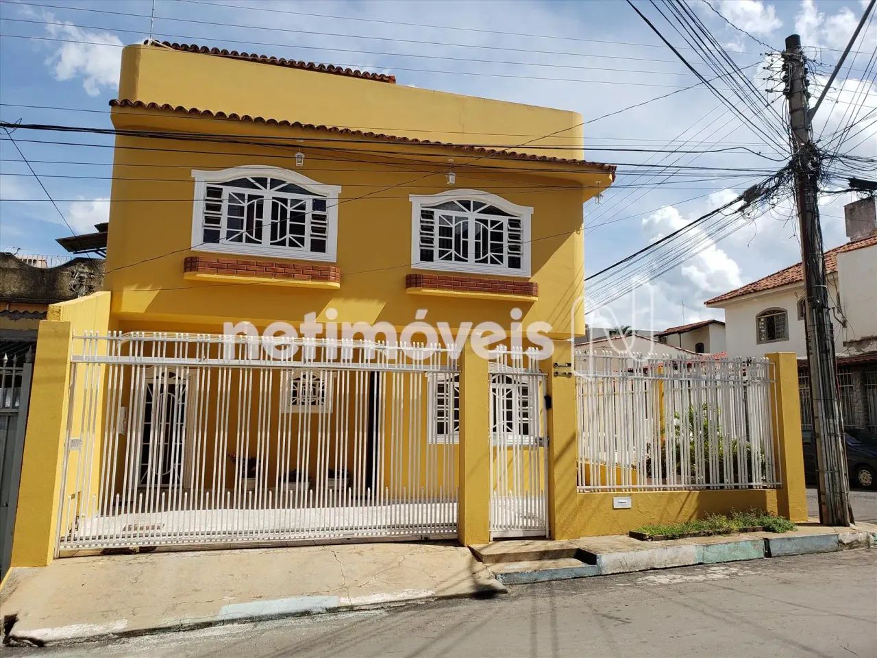 SOBRADO NA QE 44 CONJUNTO E - ESTUDA PERMUTA