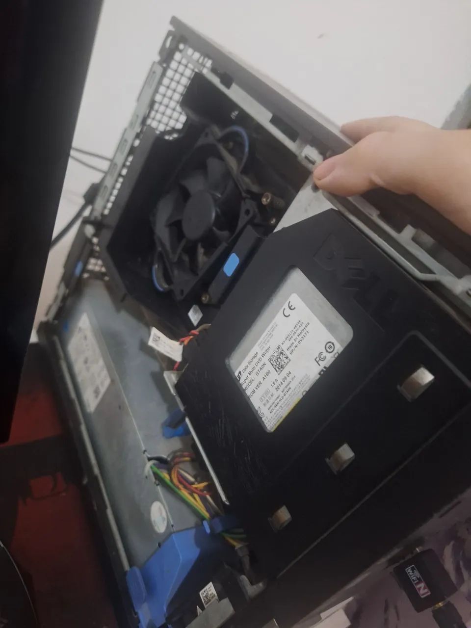 Vendo pc de trabalho Dell e esta sem uma das tampas