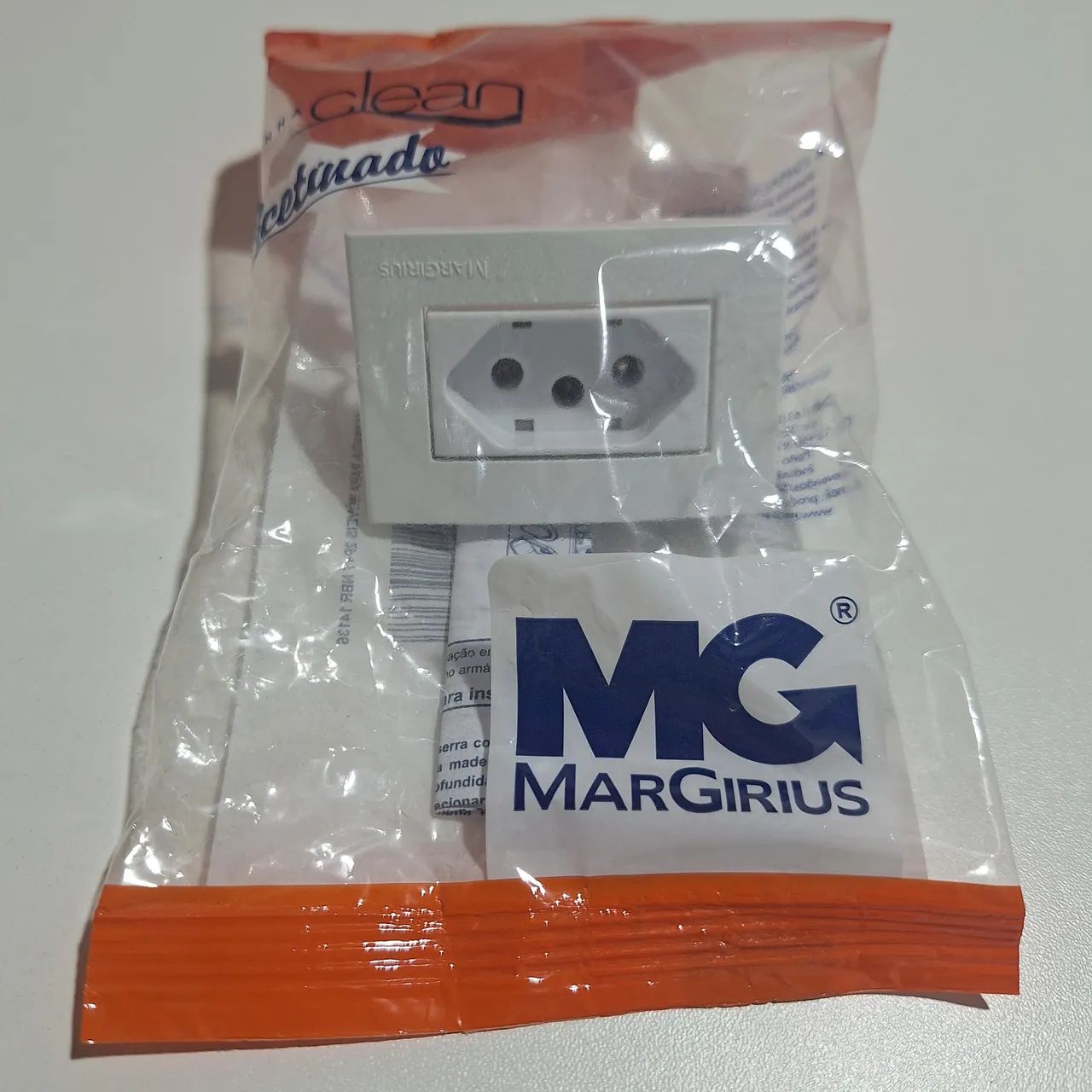 Tomadas para móveis Margirius