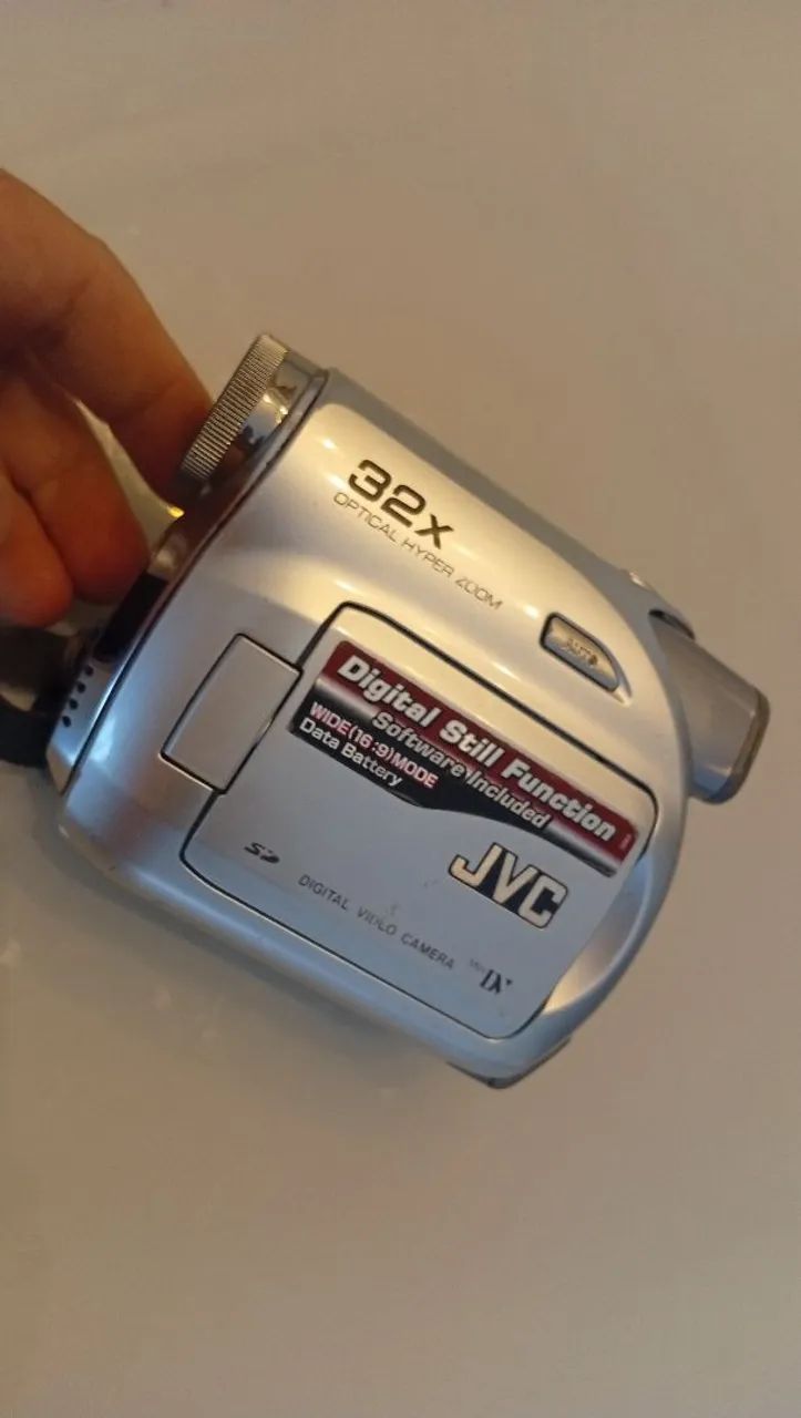Filmadora JVC sem bateria 