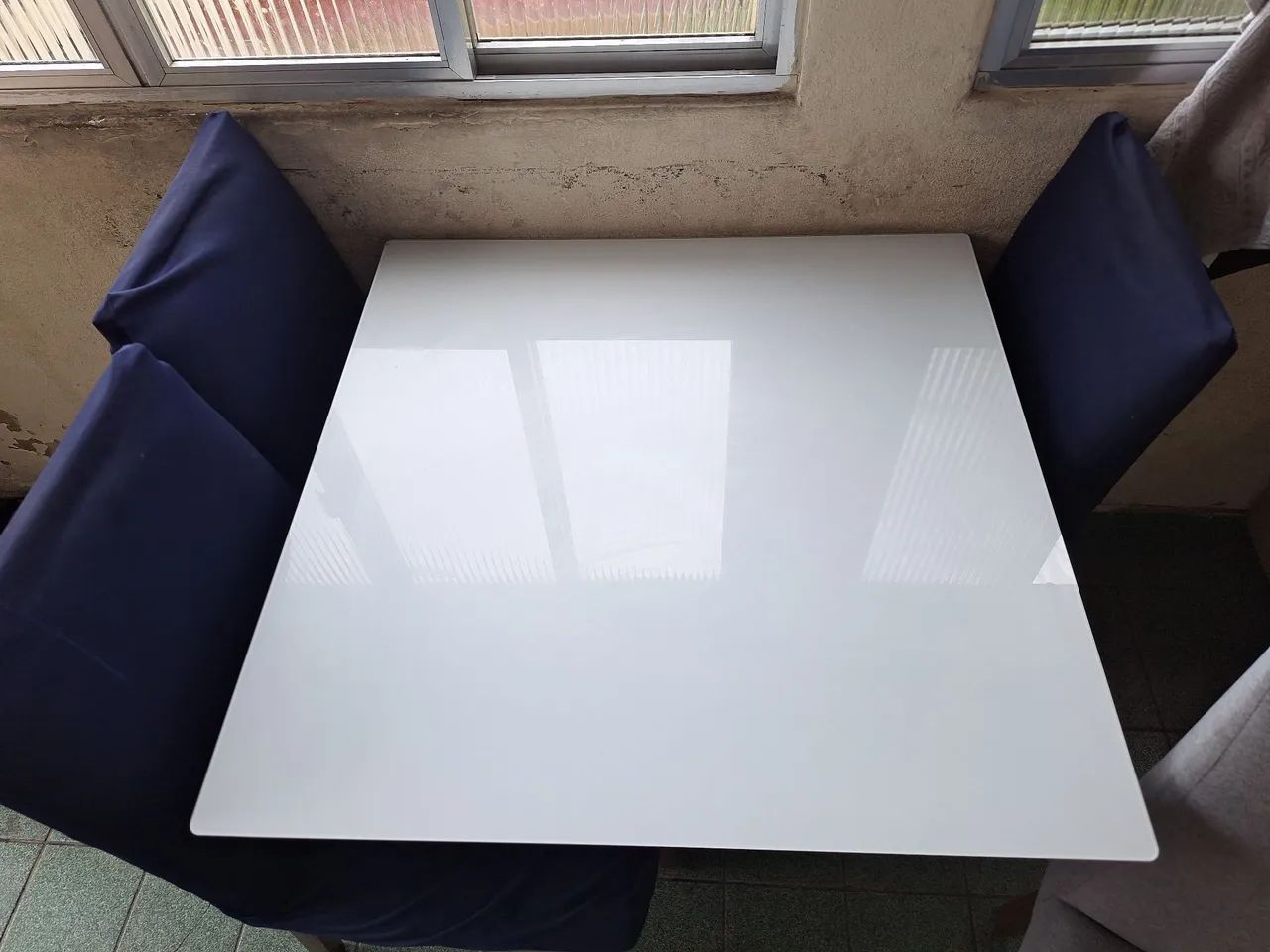 Mesa de vidro com madeira original com 4 cadeiras  - Foto 2