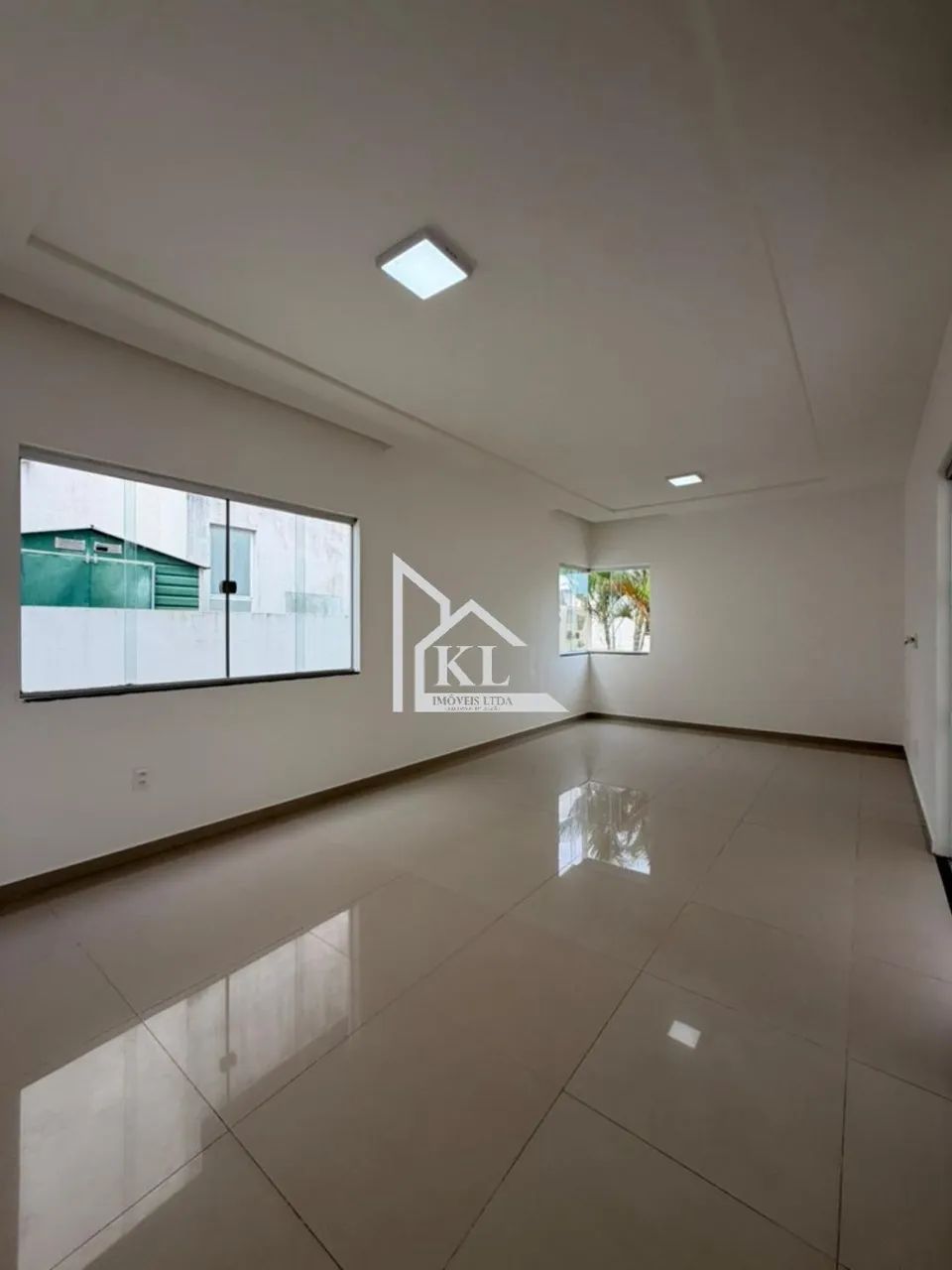 Cond Central Park I, Casa Nova com 4/4 (suíte), lado sombra - - Foto 2