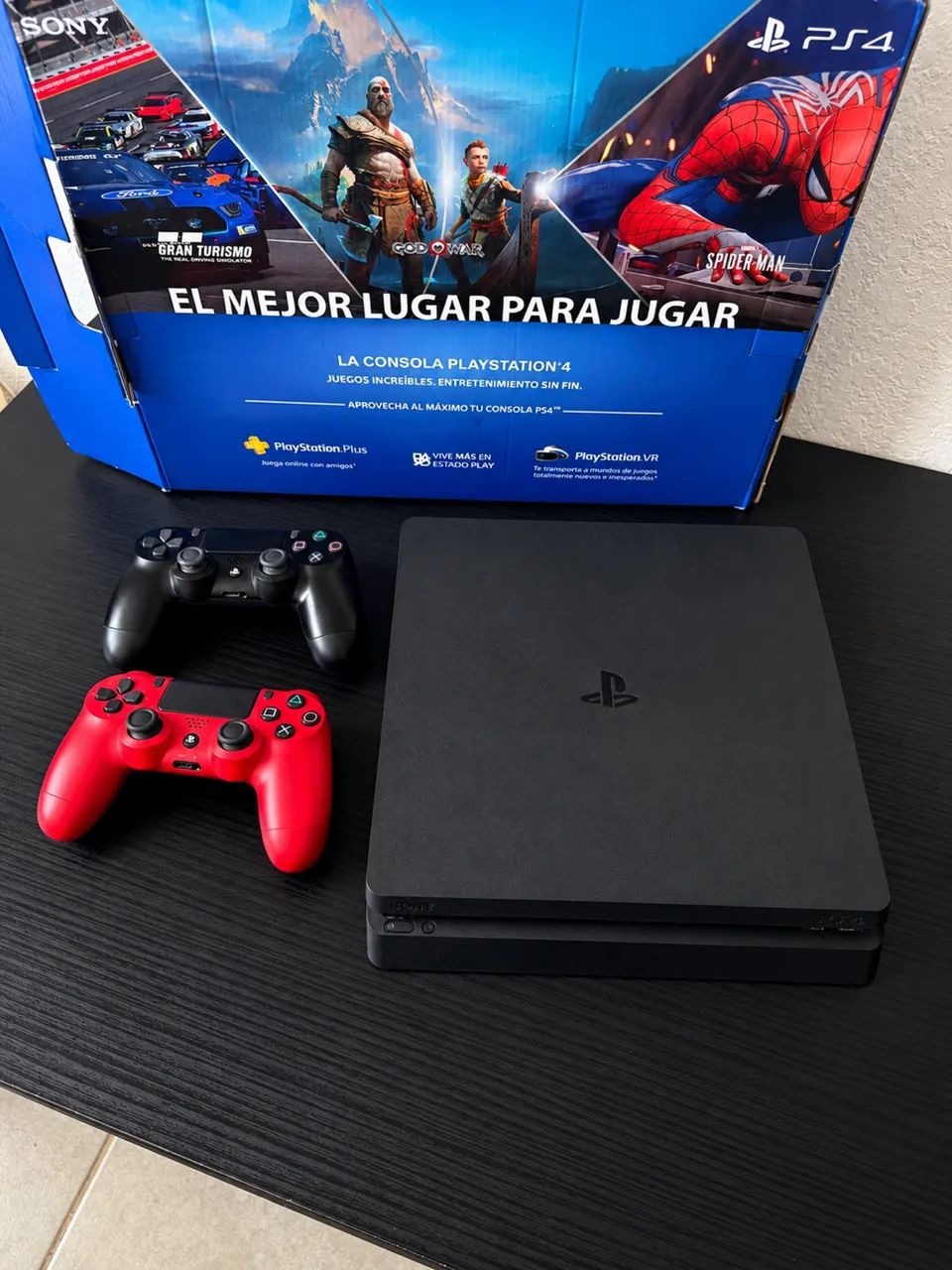 PS4 slim 1 tera + 2 controles  - Foto 2