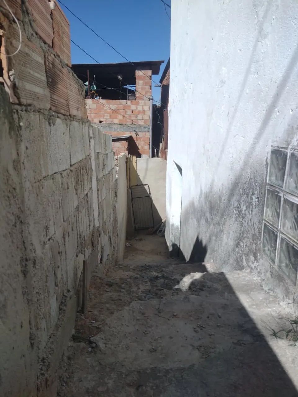 Aluga se barracão 
