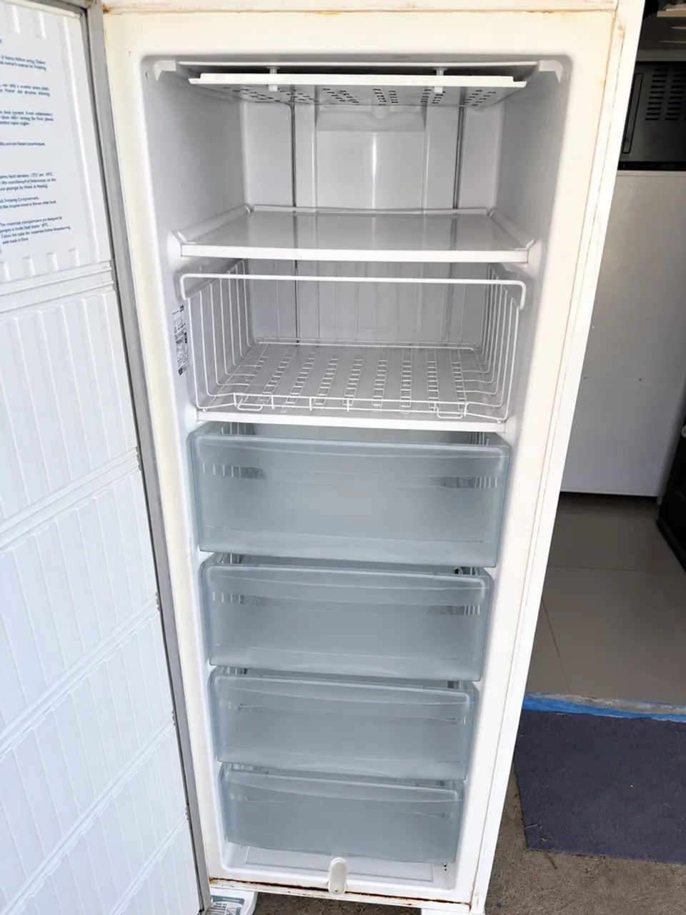 VENDO OU TROCO FREEZER