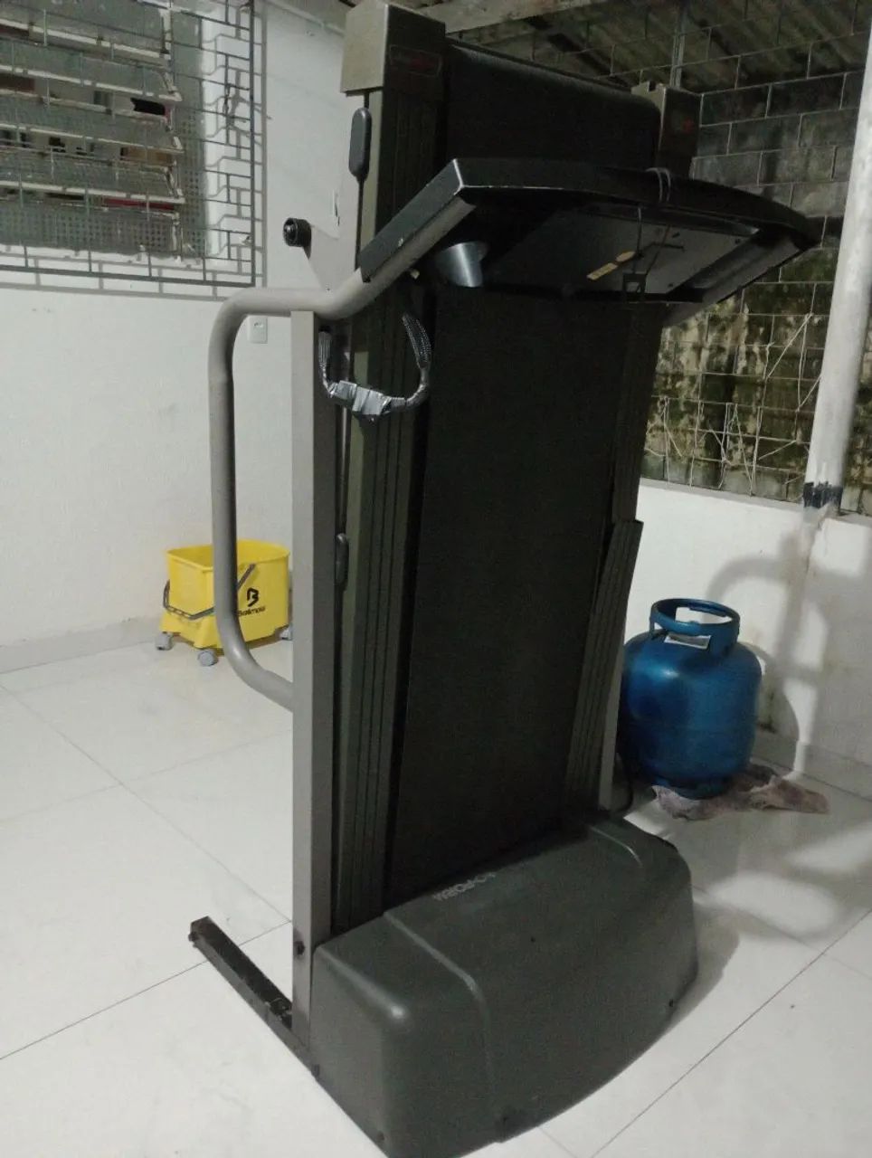Vendo esteira pro form em bom estado.