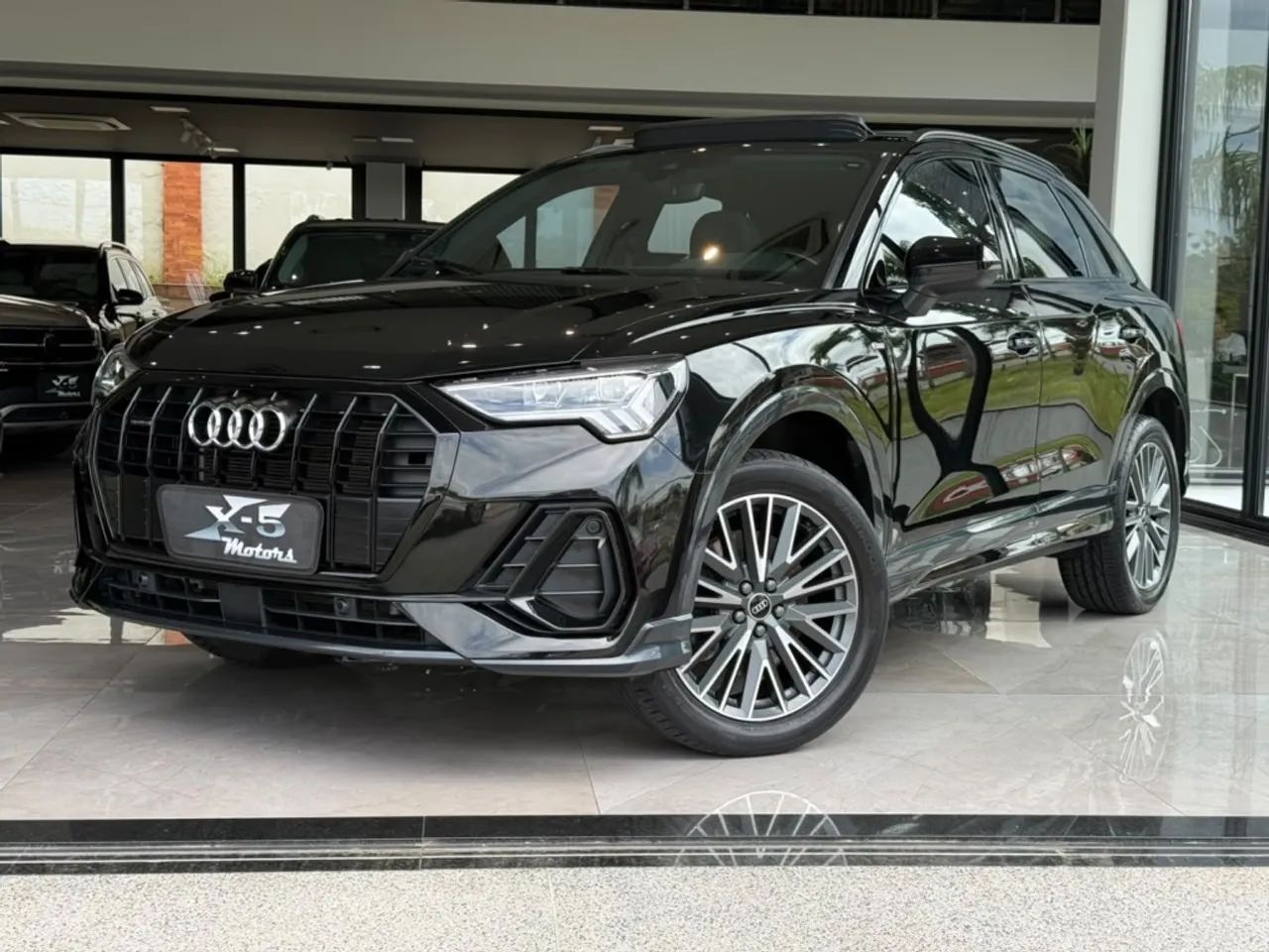 Audi Q3 Perf. Black 2.0 TFSI Tiptr. Quattro, foto 2 de 18