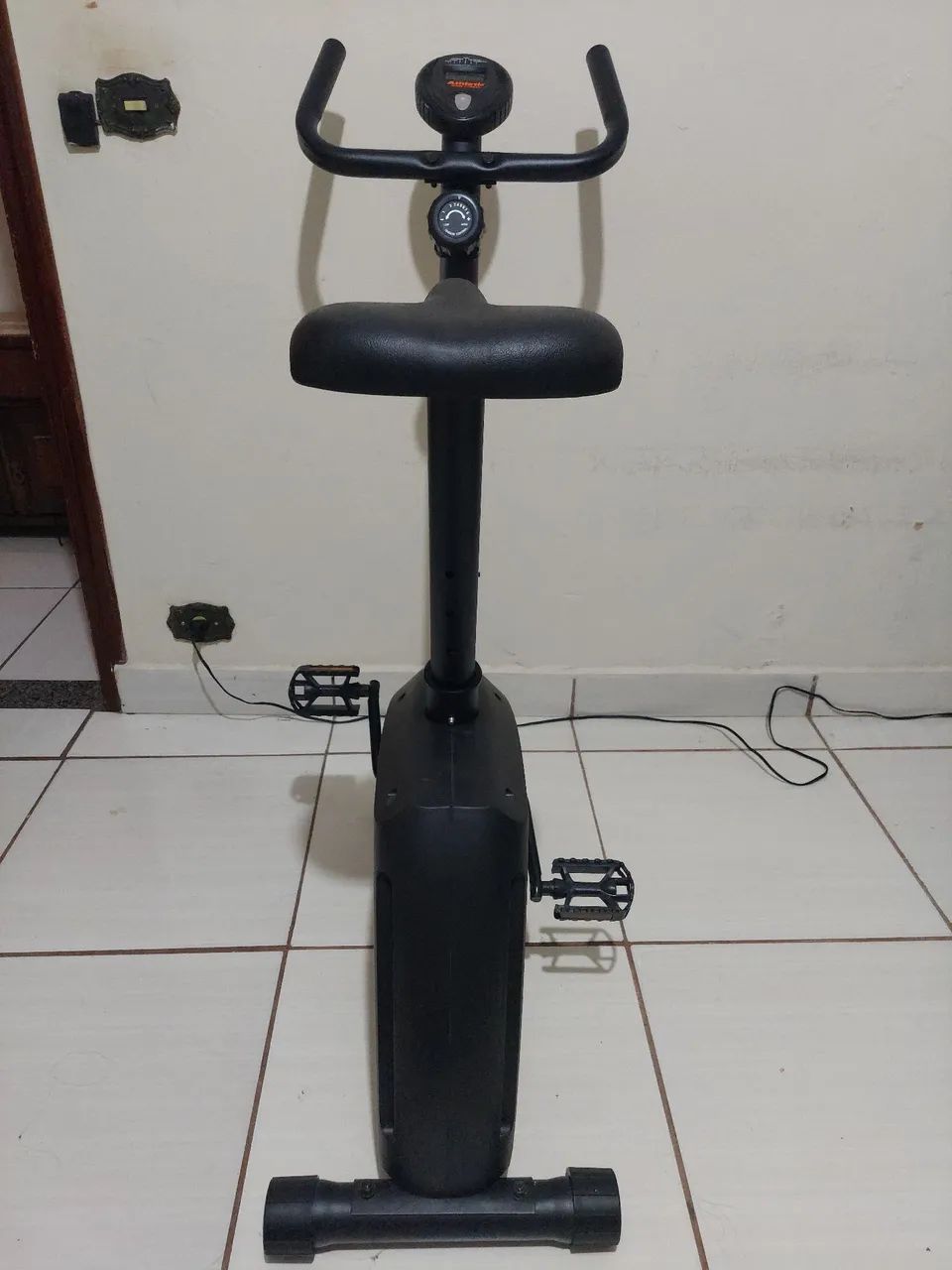 Vendo Bicicleta Ergométrica Athletic Action  - Foto 5