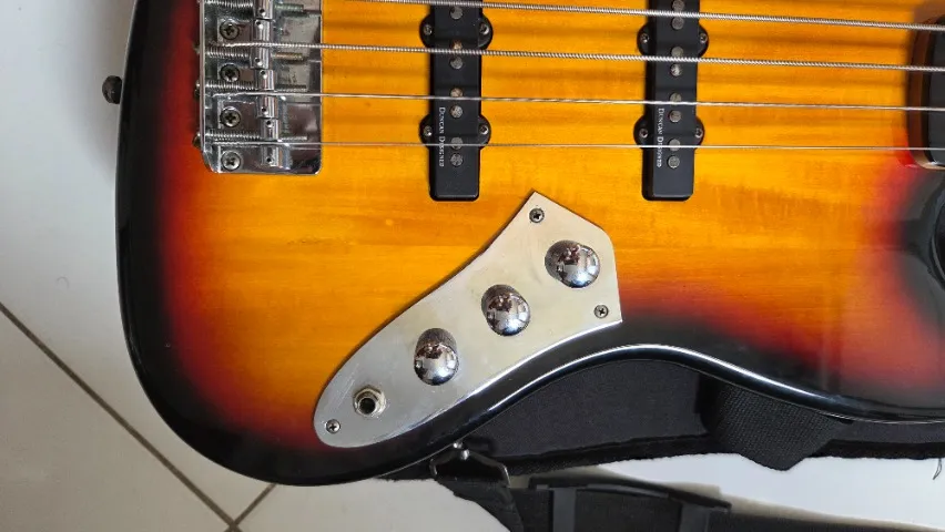 baixo fender squier vintage modified jazz bass