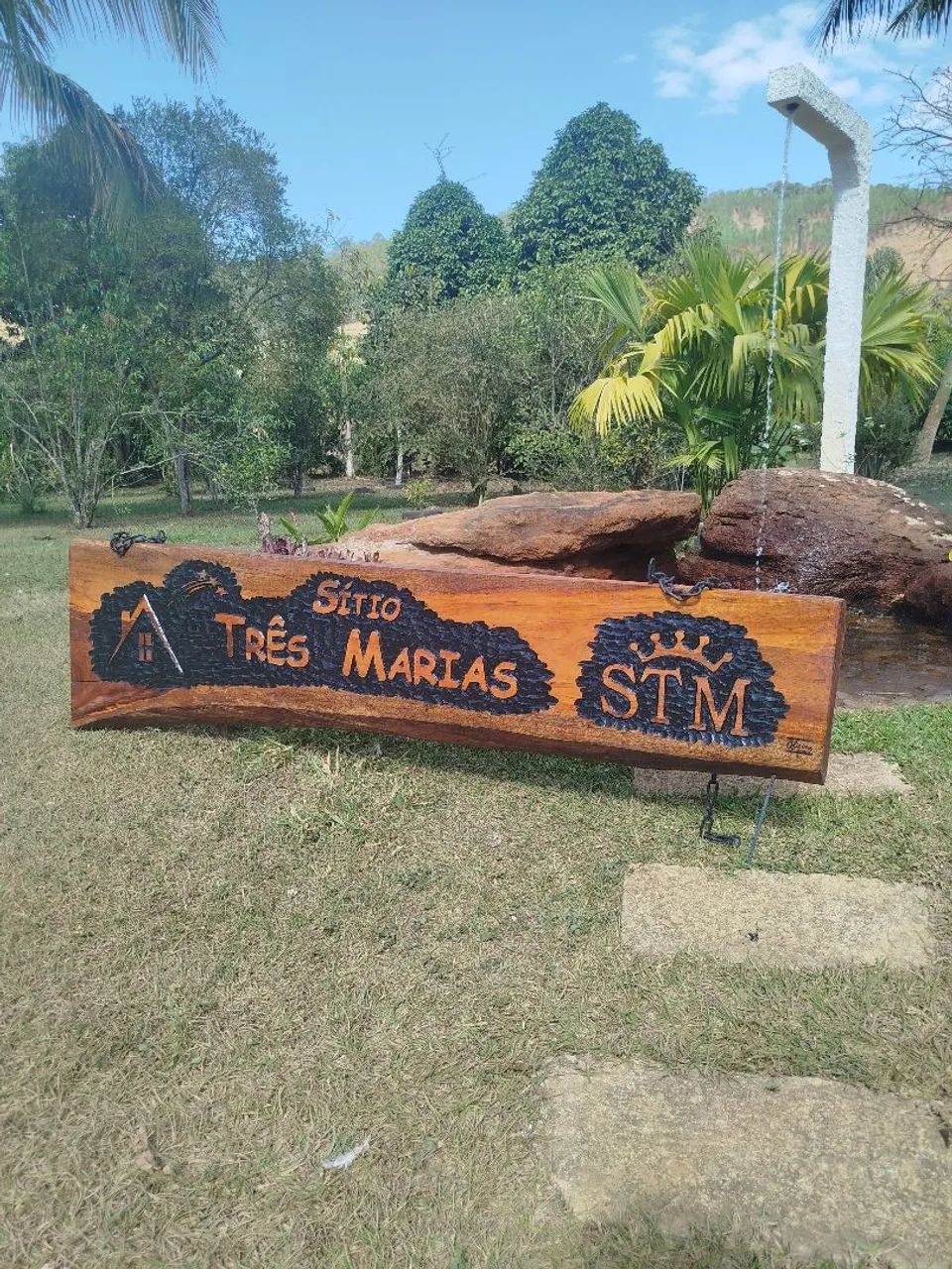 Placas entalhadas em madeira  - Foto 6