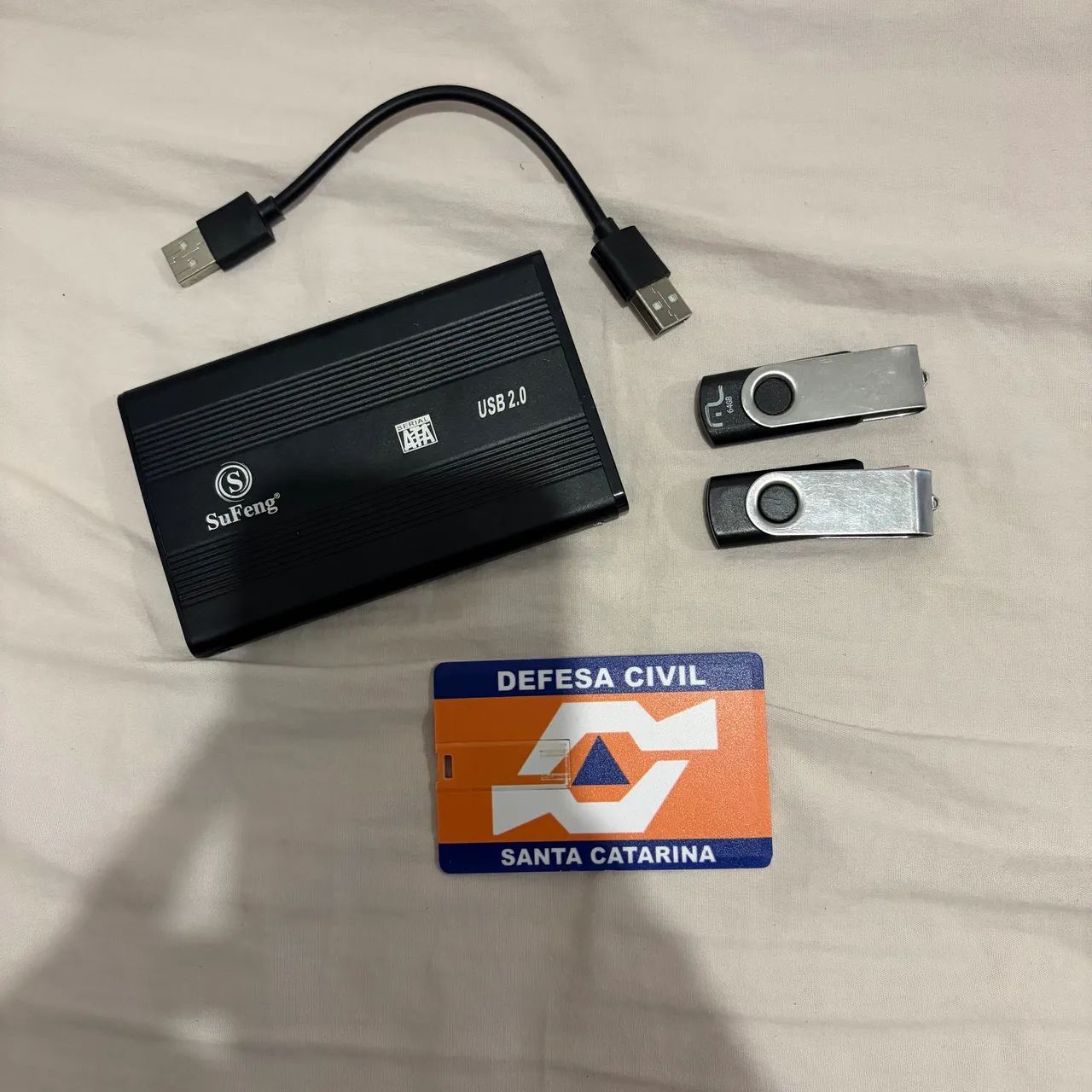 HD 1TB (uso Externo) com cabo + pendrive 64gb + pendrive 16gb  
