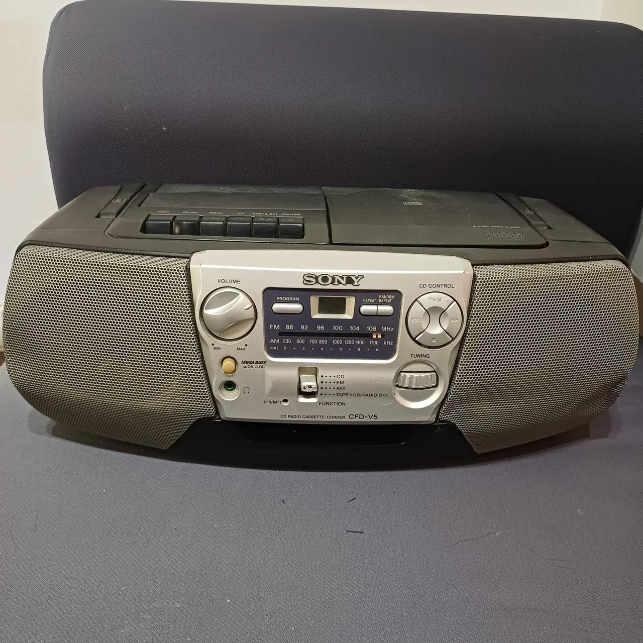 Radio fita e cd Sony 
