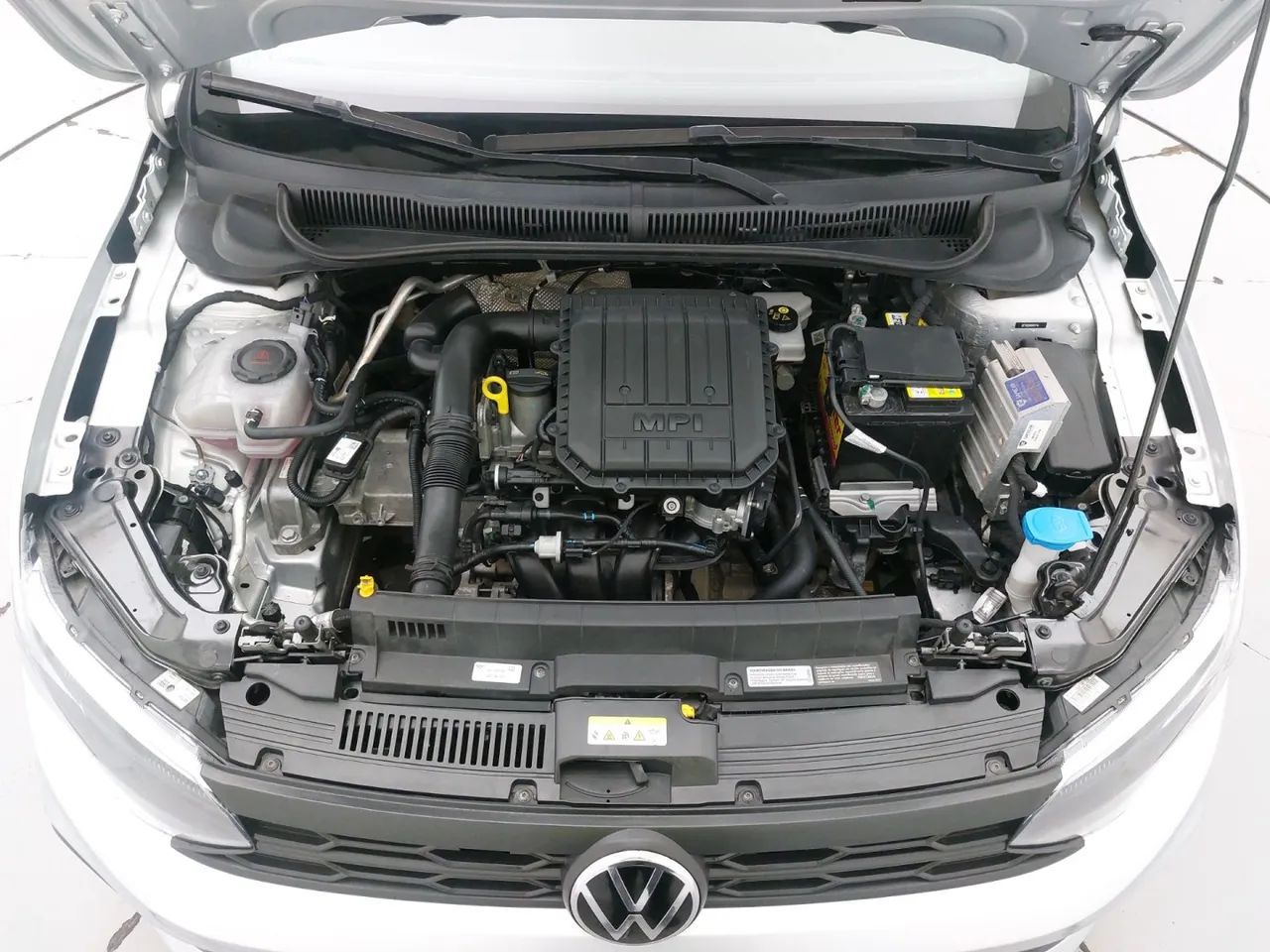 Volkswagen Polo Track 1.0 Flex 12V 5p, foto 10 de 17