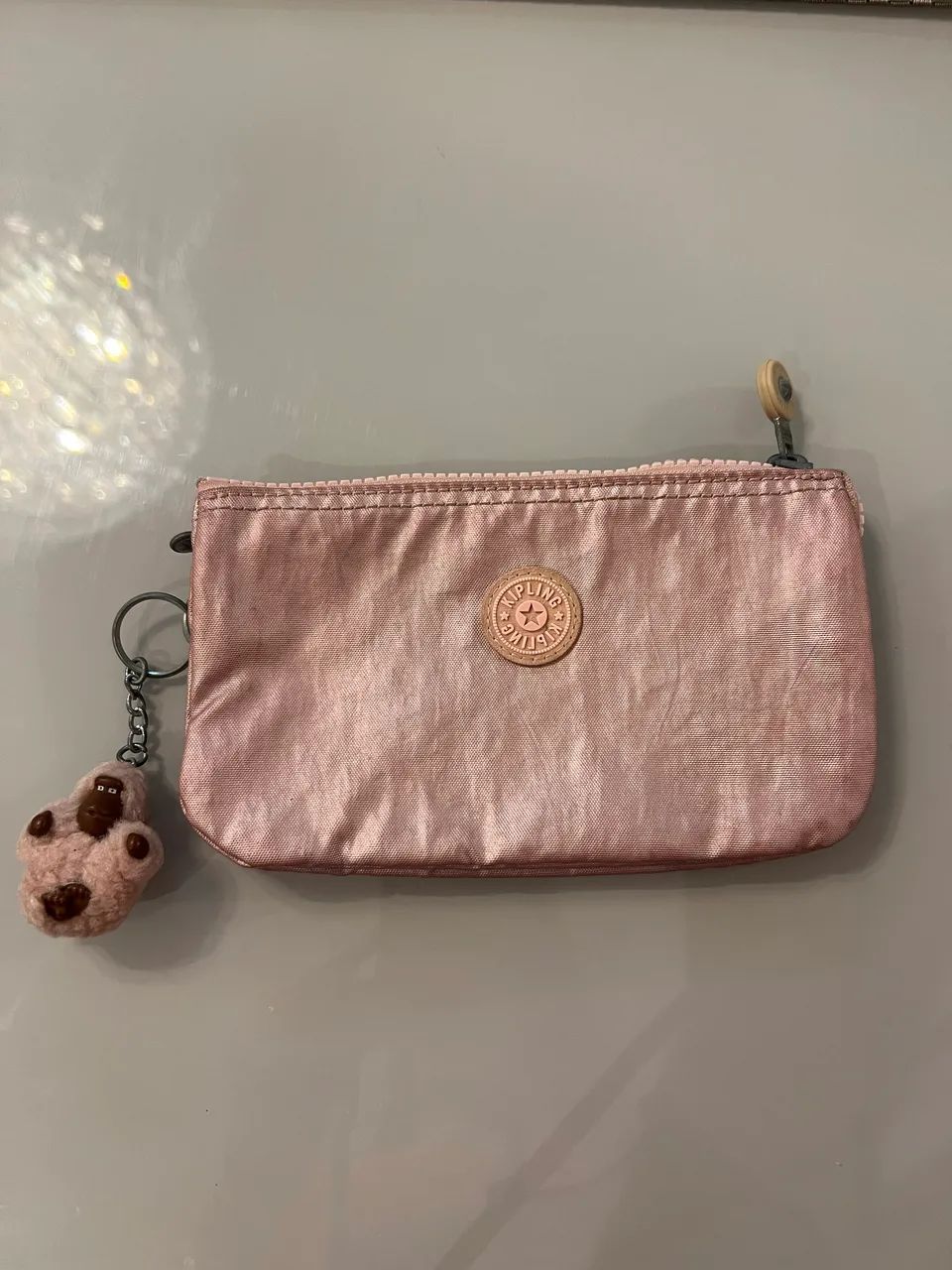 Necessaire Kipling rosa metálico 