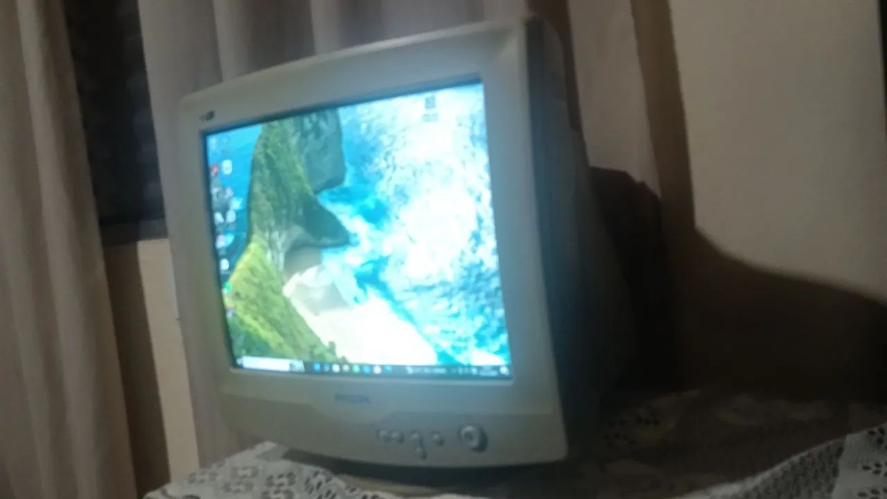 Monitor Philips CRT 15", Usado Modelo 105S19/48B - Foto 2