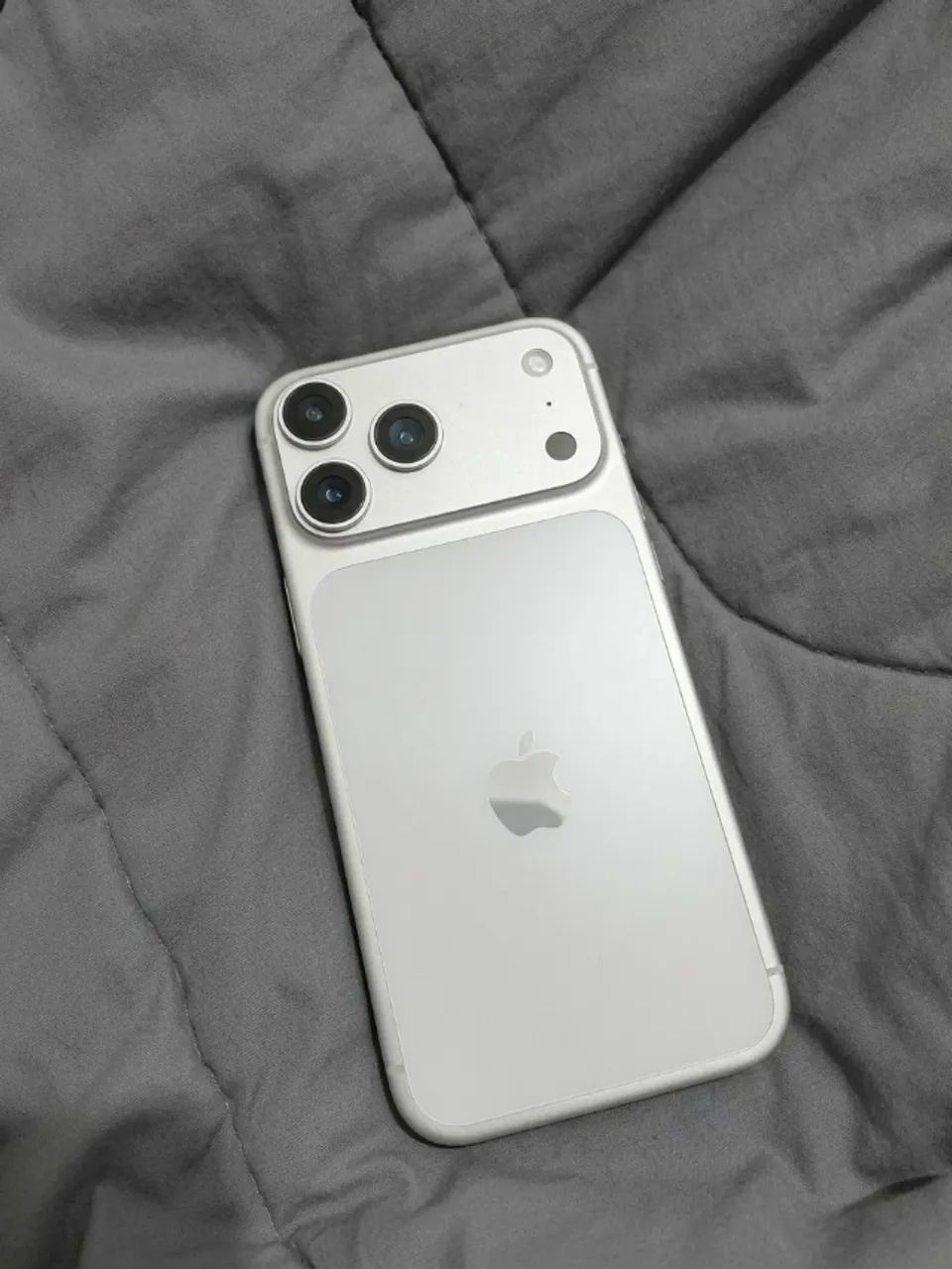 Phone 17 Pro Max 256GB - Estado de Zero! (Apenas 4 Meses de Uso)