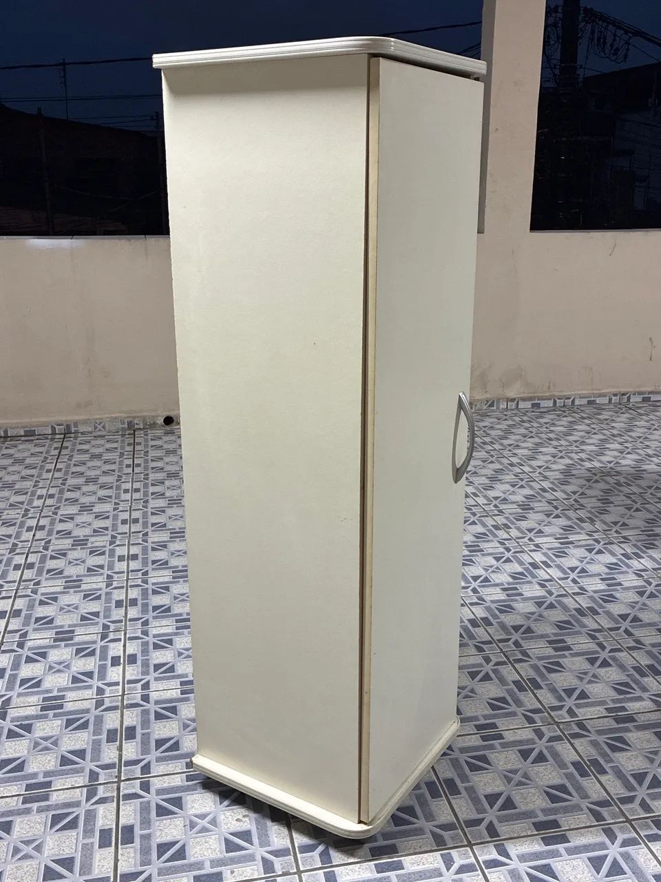 ARMÁRIO MULTIUSO BRANCO DE UMA PORTA - Foto 2
