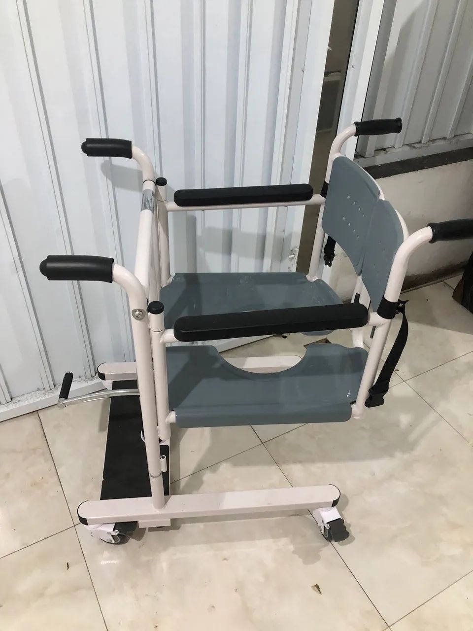 cadeira de transferência para idoso - Foto 2