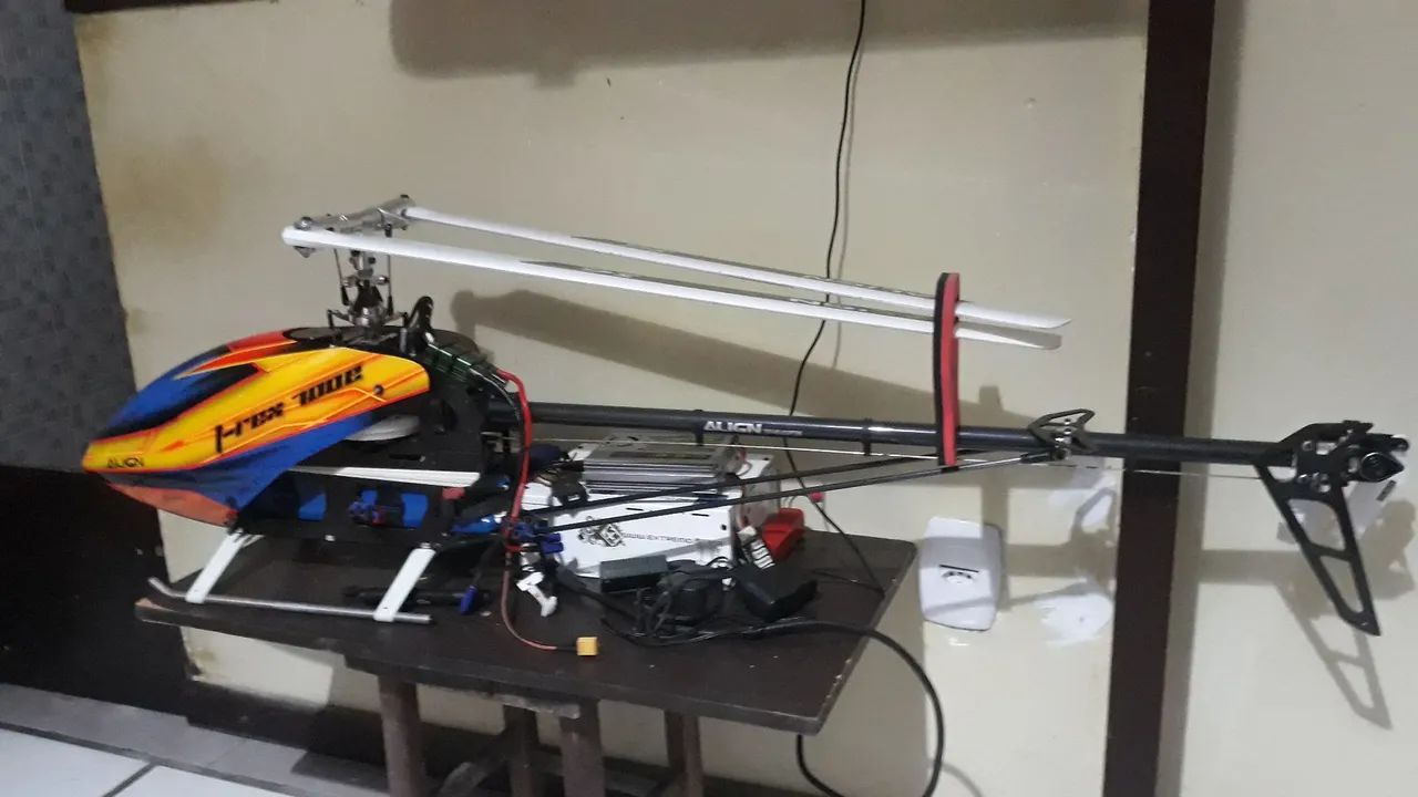 HELICOPTERO T REX 700 - Foto 2