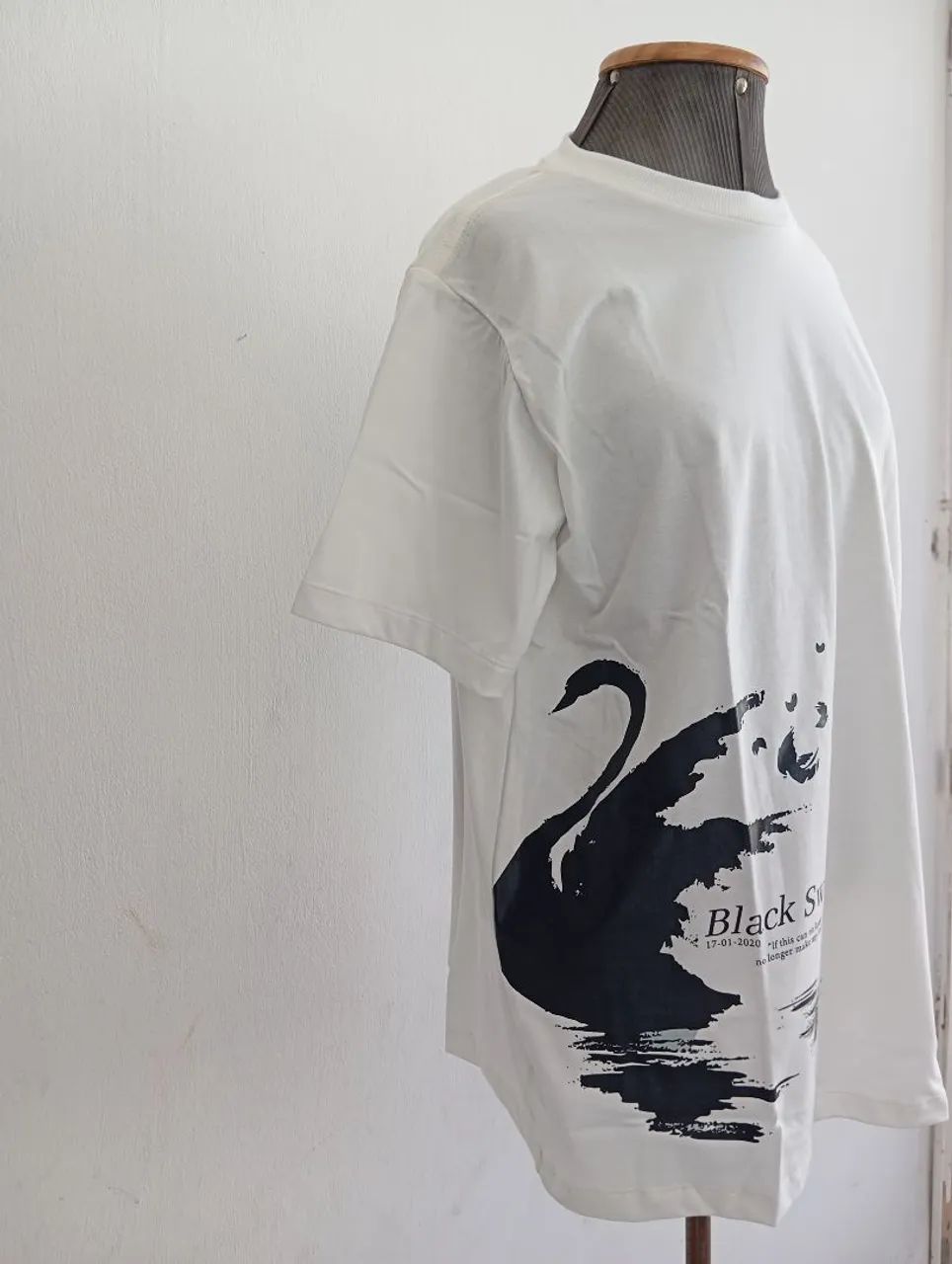CAMISA BLACK SWAN BTS NOVA SEM USO