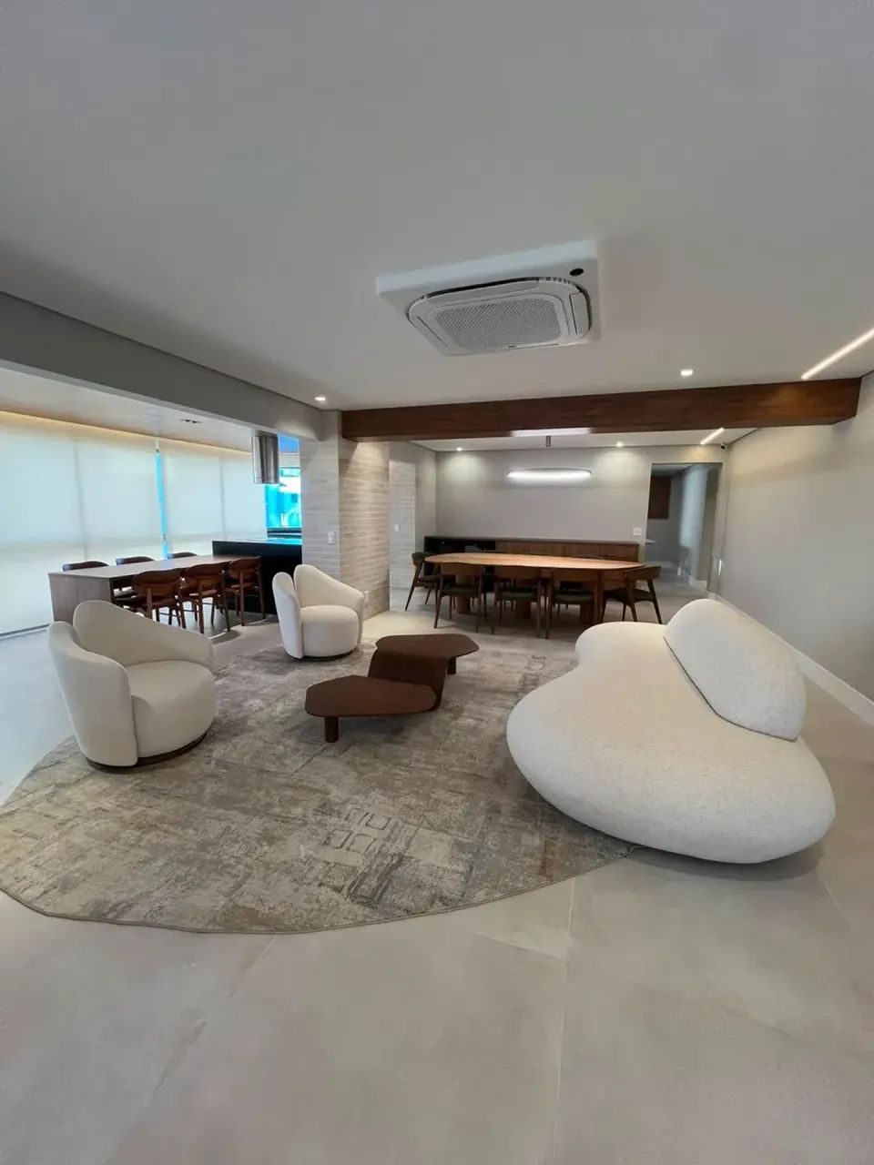 Vende Apto  287m Totalmente mobiliado no Coração de Alphaville
