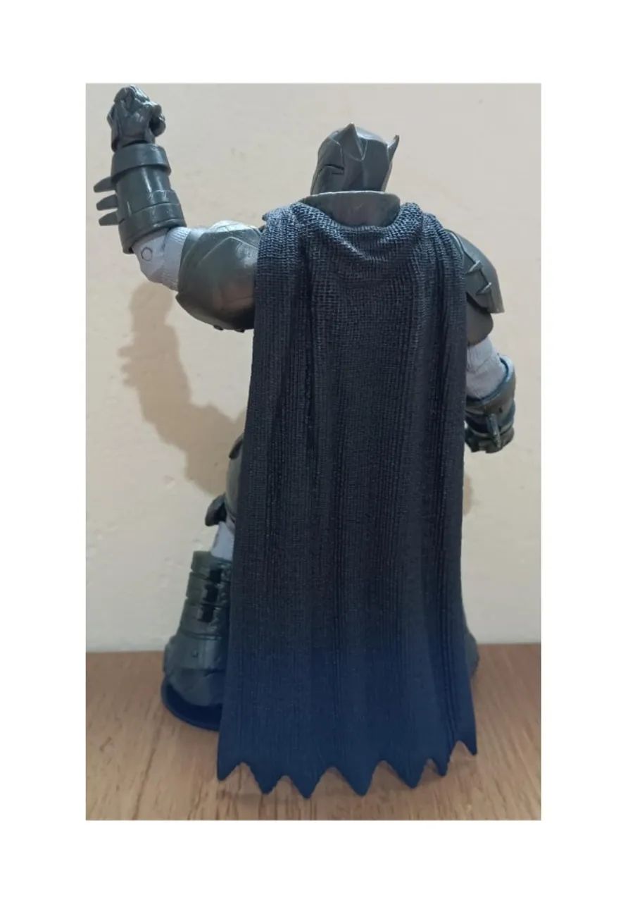 ACTION FIGURE MCFARLANE BATMAN - O CAVALEIRO DAS TREVAS - Foto 4