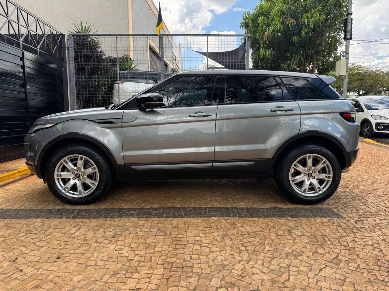 Land Rover Range Rover Evoque Pure 2.0 Aut. 5P 2013