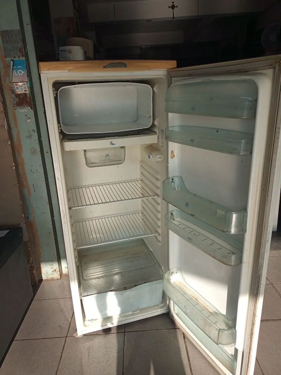 Usada geladeira 310 litros Eletrolux  - Foto 3