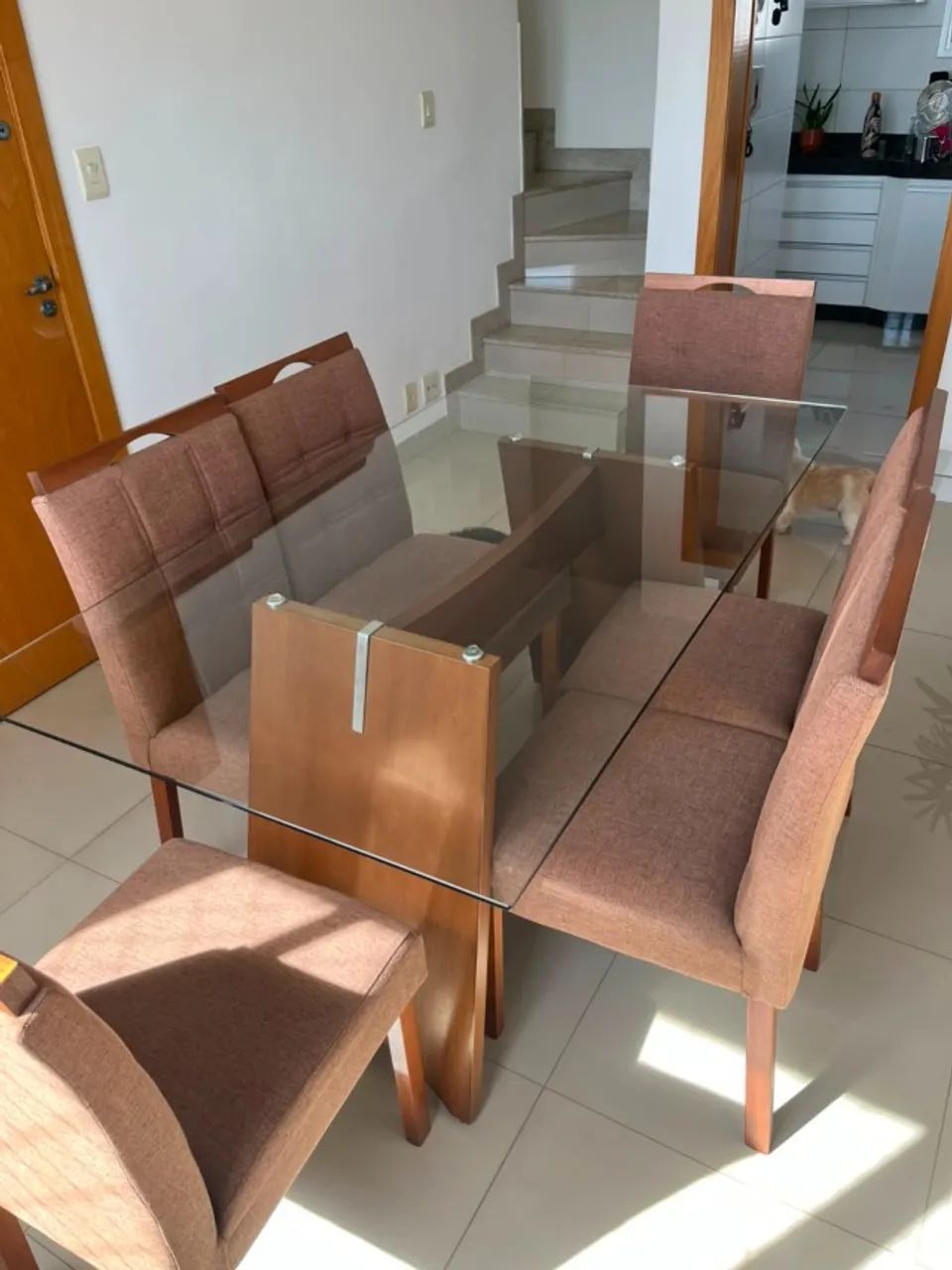 Mesa de Jantar com 6 Cadeiras. MUITO CONSERVADA!! - Foto 4