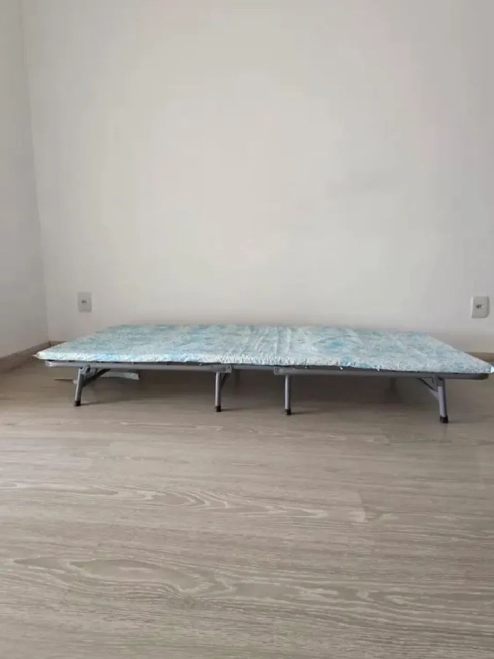 Cama Dobrável de Camping