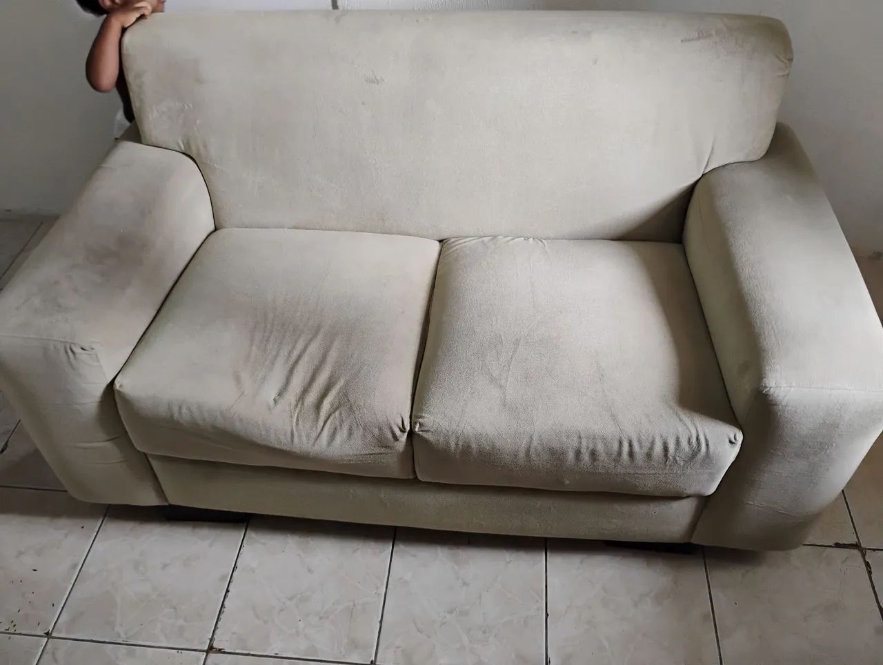 Sofá de dois lugares cinza - Foto 3