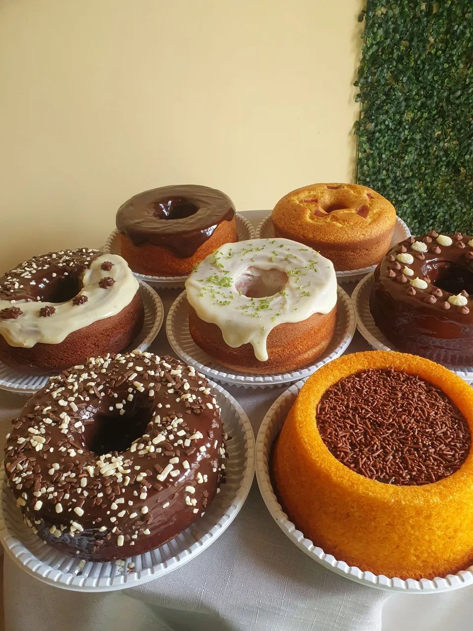 Vende se casa de bolos.saida p Cuiabá. Melhores receitas. Clientela formada. Maquinarios 