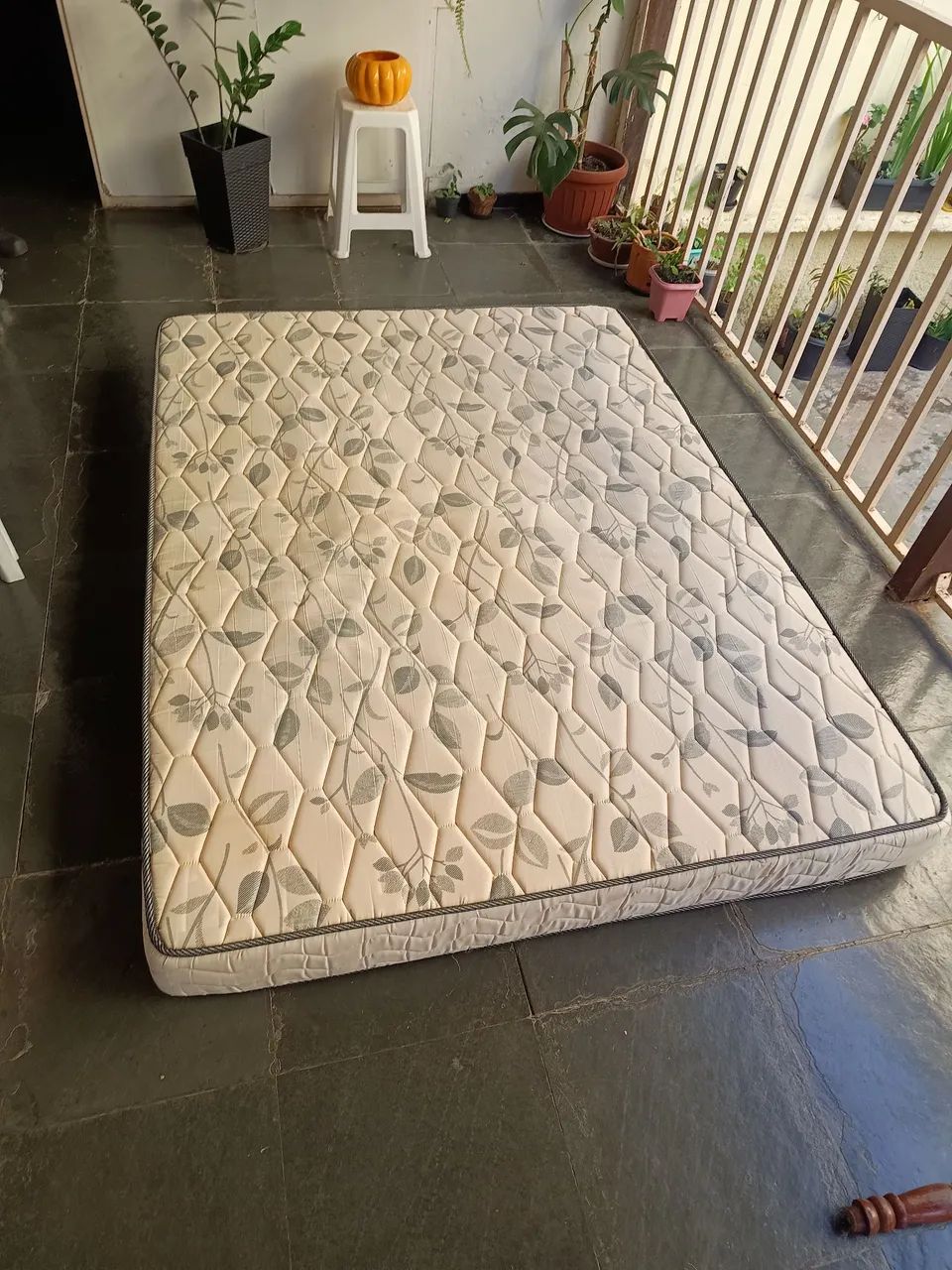 Cama de madeira com colchão - Foto 4
