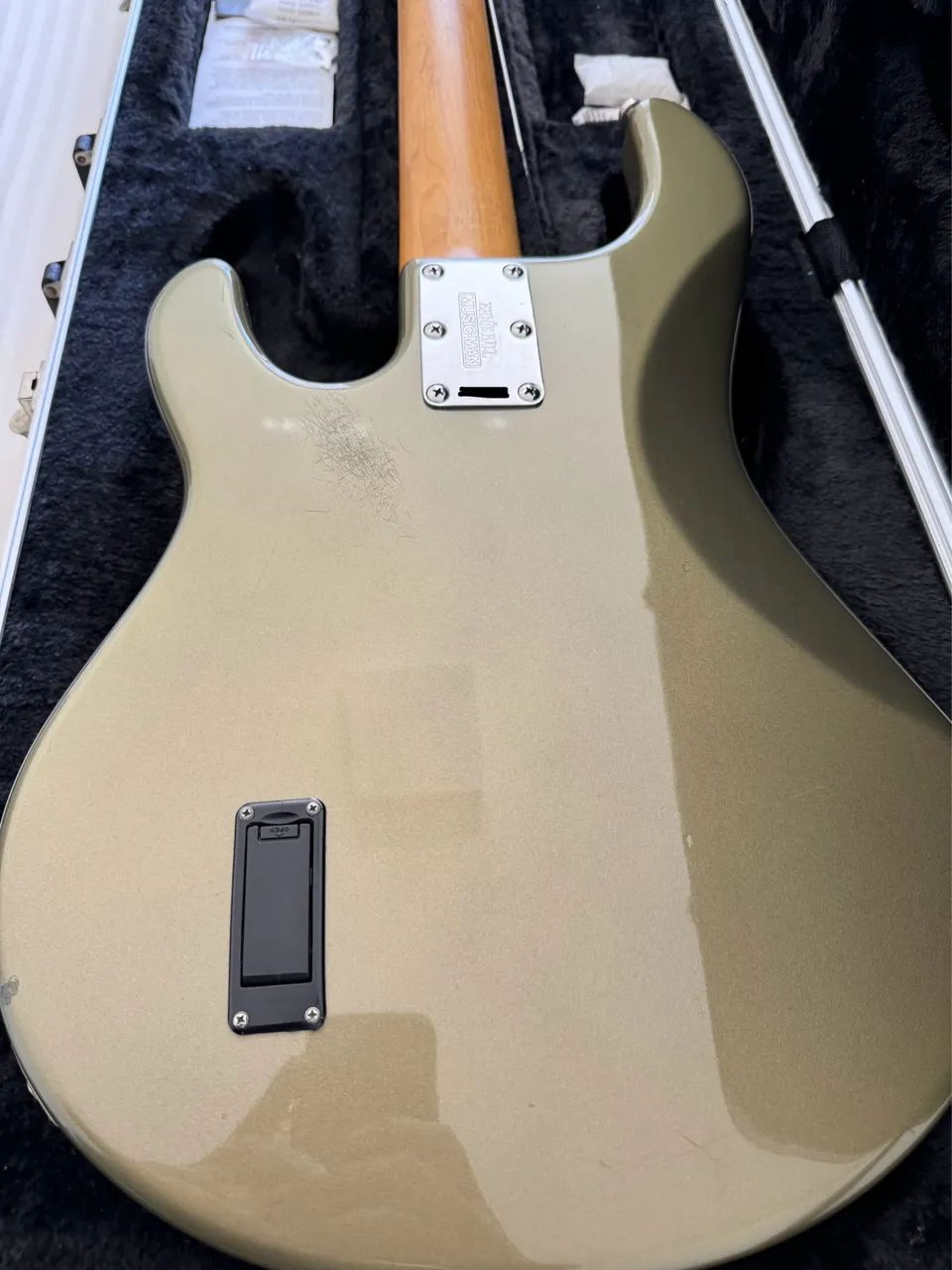 Music Man Stingray 5 H - 2005 com case original - Instrumentos