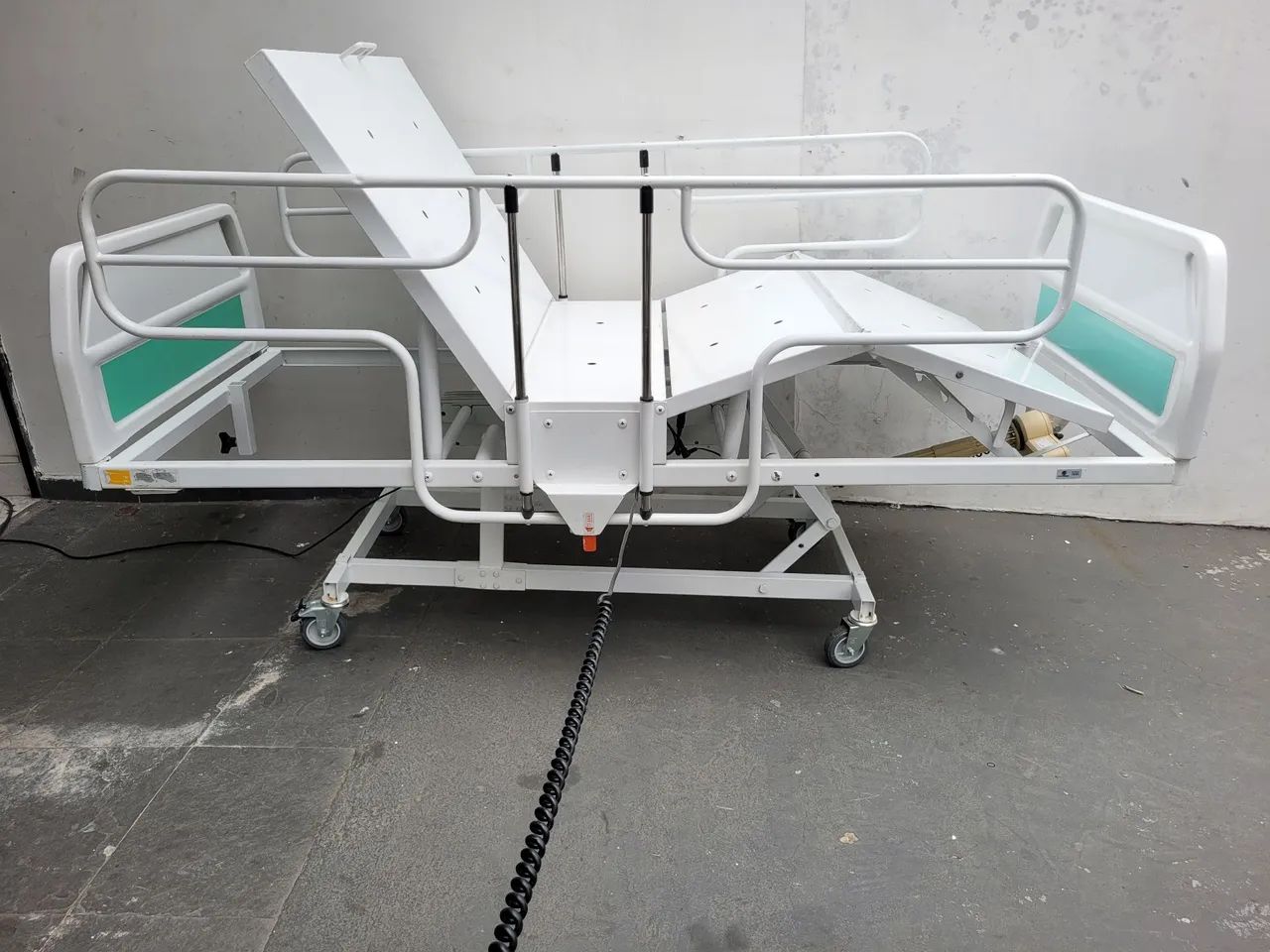 Cama hospitalar elétrica (Poltrona) - Foto 5