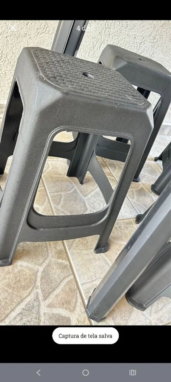 Mesa plastico com 4 banquetas  - Foto 2