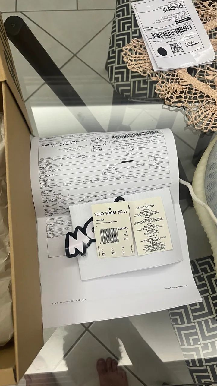 Yeezy Boost 350 v2 Mono Ice - tam 40  - Foto 5