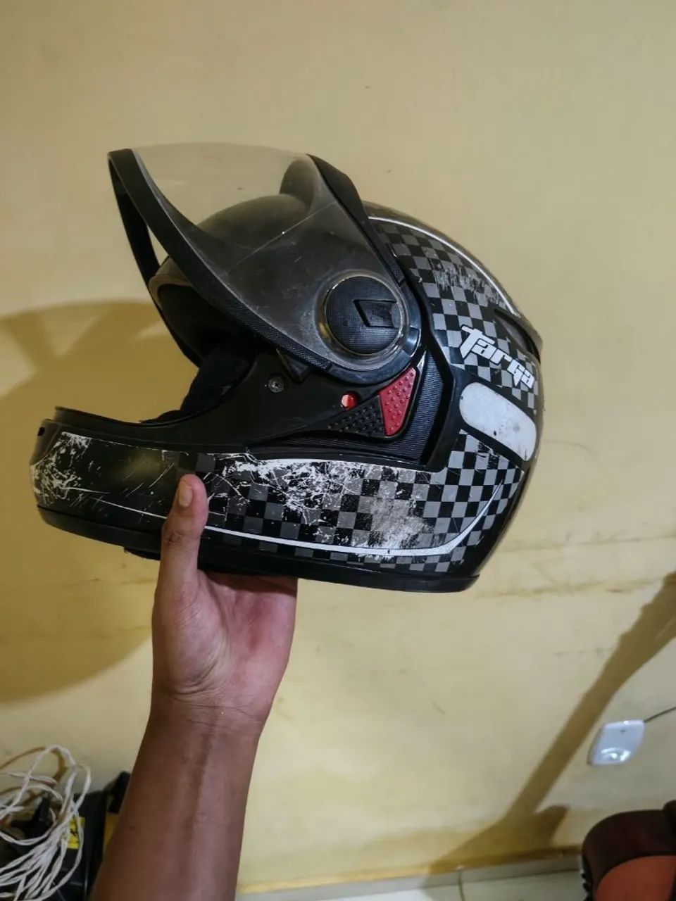 Capacete tark