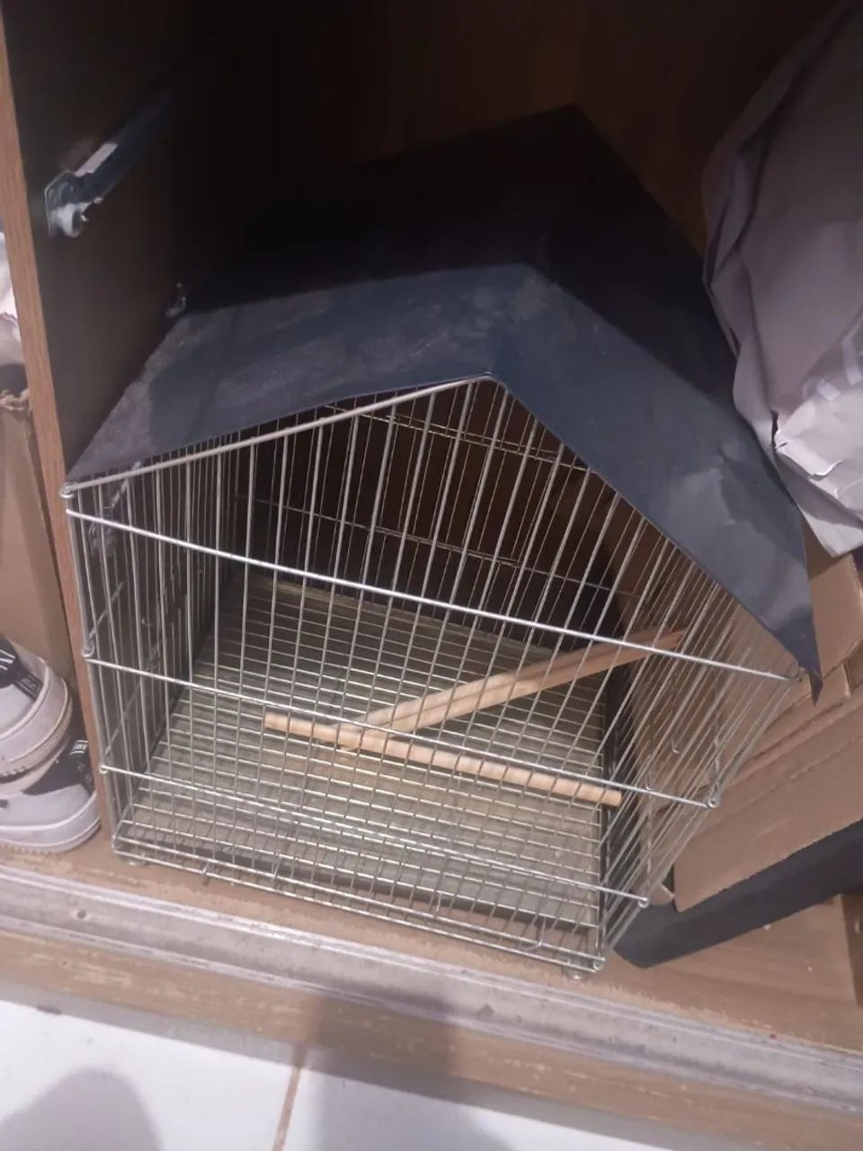 Vende se gaiola 