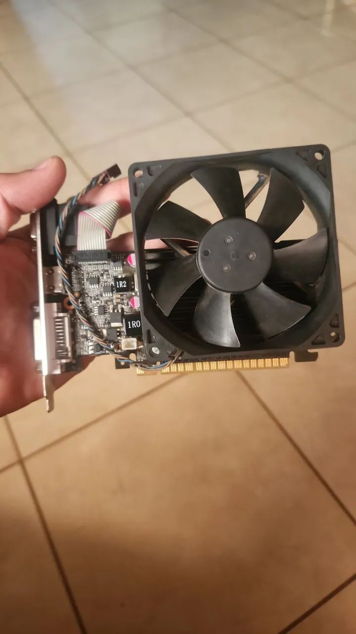 placa de video NVIDIA GeForce 8400GS - Foto 2