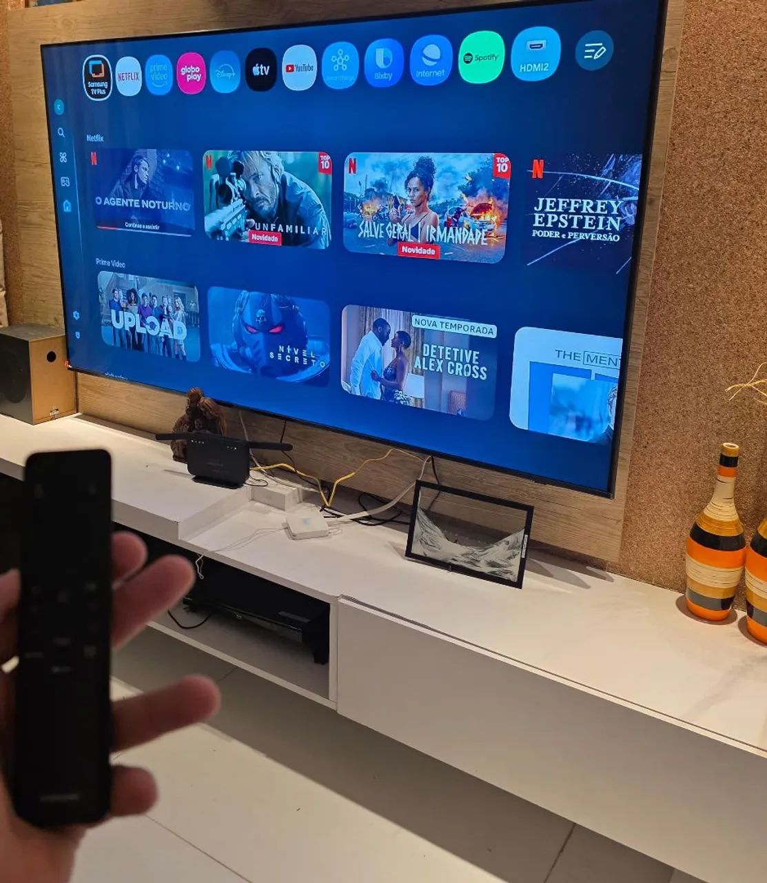 Vende-se smart tv Crystal 85 polegadas samsung UHD 4K - Foto 3