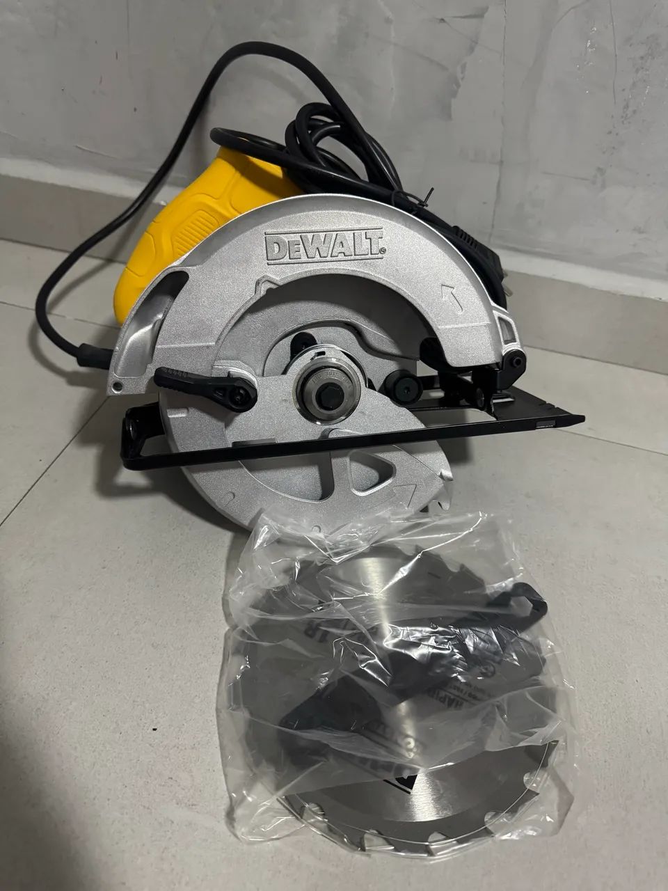 Serra circular Dewalt  - Foto 4