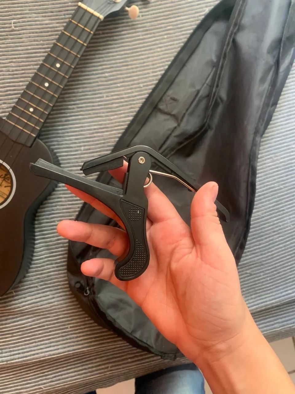 Vendo Ukulele  preto  - Foto 3