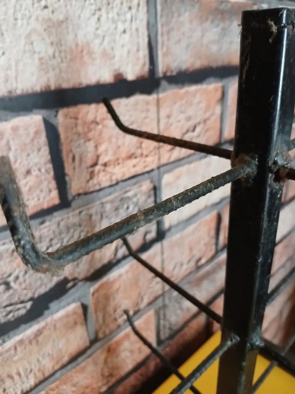 expositor de chaveiros de ferro puro precisando so de uma nova pintura  - Foto 2