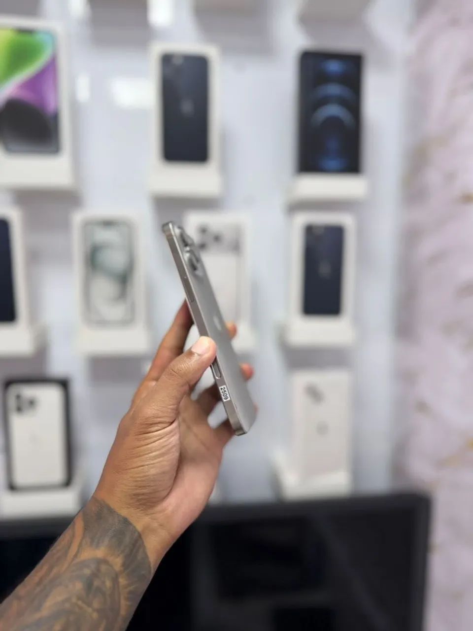 IPHONE 16 PRO MAX 256GB <br>R$ 5.999,00 TOP - Foto 4