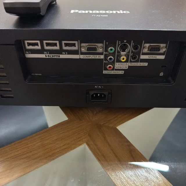 Projetor Panasonic PT-AE4000 - Foto 4