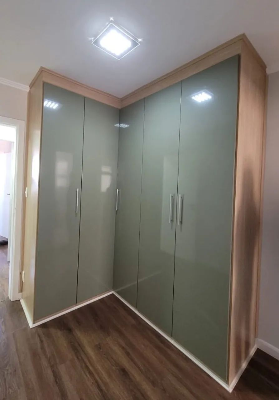 Guarda Roupa Embutido